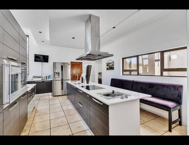 4 BEDROOM HOUSE FOR SALE IN FOURWAYS